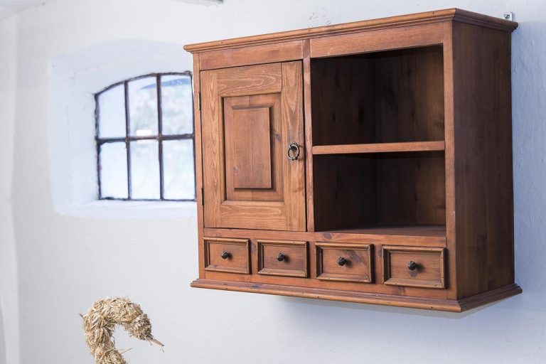 Home Authentieke meubels van oud eikenhout met natuurlijke patina en rijke textuur, handgemaakt met vakmanschap