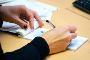 Home Werkvoorbereider carrière in de bouw: professionaal met technische plannen en organisatievaardigheden voor bouwprojecten